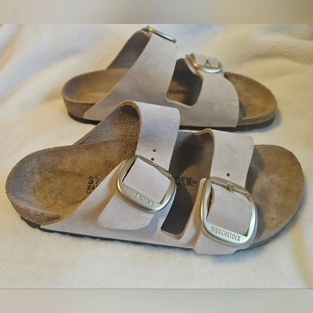Birkenstock Big Buckle Leather Sandcastle Sand Color Sz 37  Unisex - Picture 2 of 10